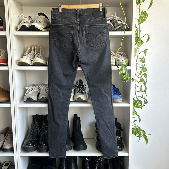 Levi’s 720 high rise super skinny jeans in washed black - Picture 3 of 3